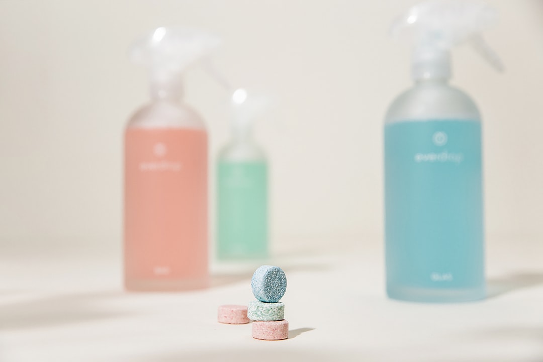 植发术后头皮护理液成分解析与临床效果观察