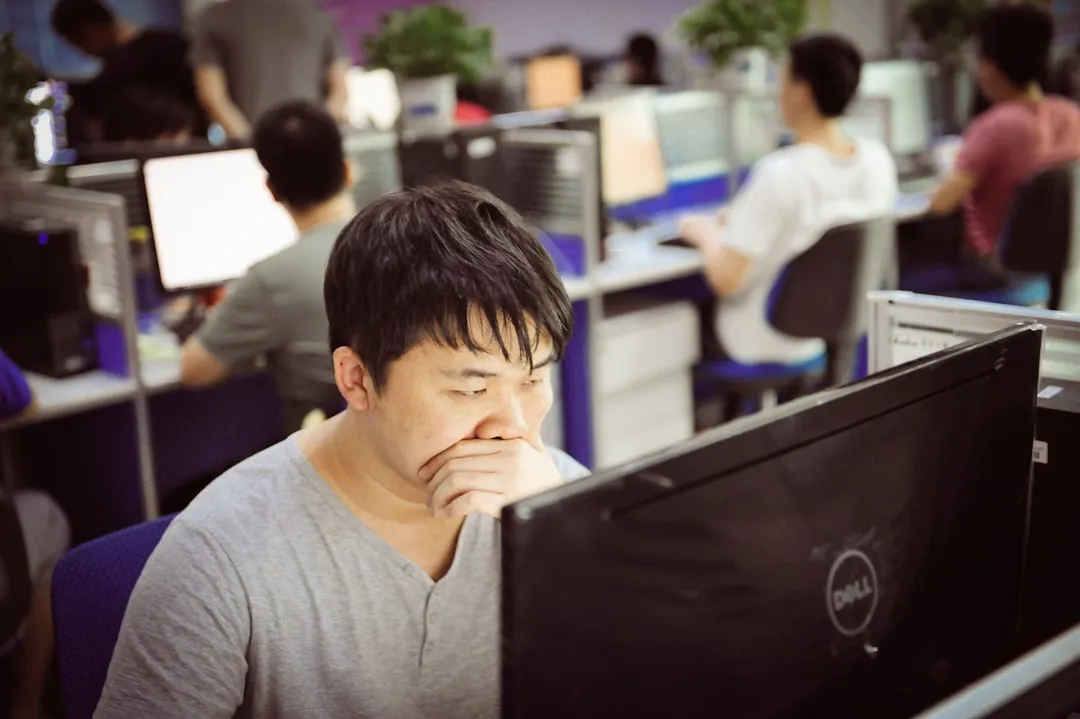 植发术后护理全周期指南：从创口愈合到毛发检测评估封面图